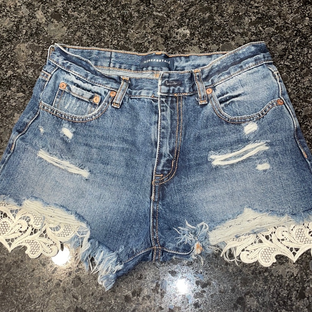 Aero cheeky short
